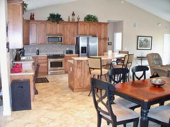 2nd image of 7701 Londonderry Ct