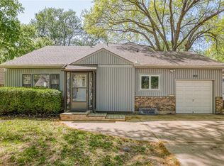 5434 Linden St, Roeland Park, KS 66205