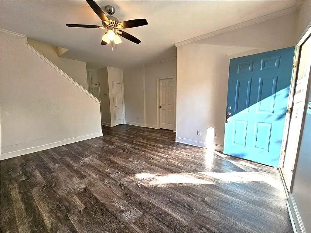 4 bed, 3.0 bath, $2,100 — Photo 3