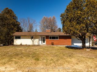 1303 Fairway Dr, Ottawa, ON K4M 1B3