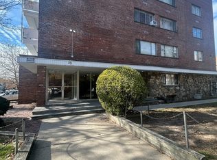 35-36 N Long Beach Ave #3J, Freeport, NY 11520
