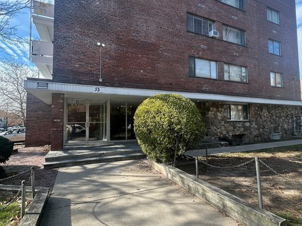 35-36 N Long Beach Ave #2D