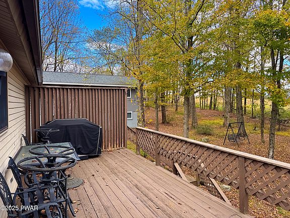 3rd image of 14 Grandview Dr