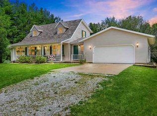 2198 Sugar Bottom Rd NE, Solon, IA 52333