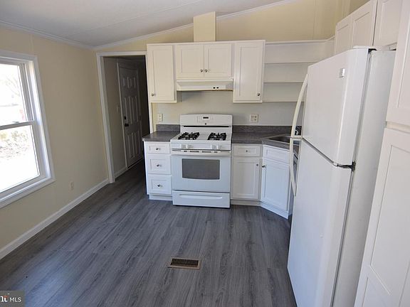 5th image of 8711 Garden Ln