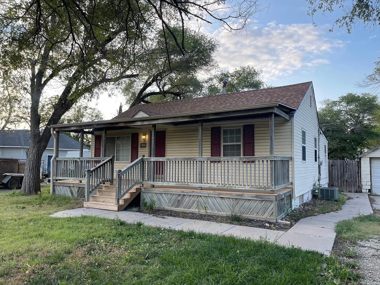 3 bed, 1200 sqft, $1,100 — Photo 3