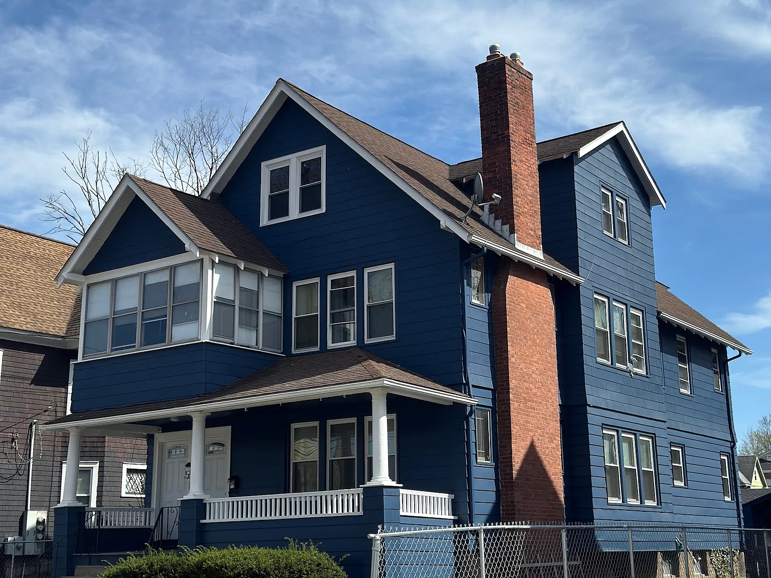 3 bed, $2,300 — Photo 1