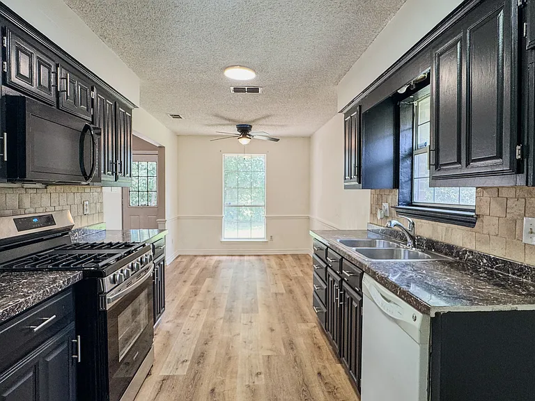 3016 Eastland Ave — Photo 7
