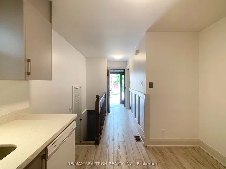 48 Mann Ave — Photo 16