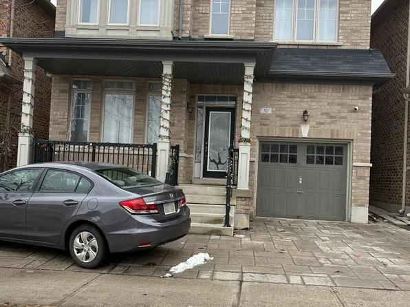 52 Manila Ave, Markham, ON L6C 0W2