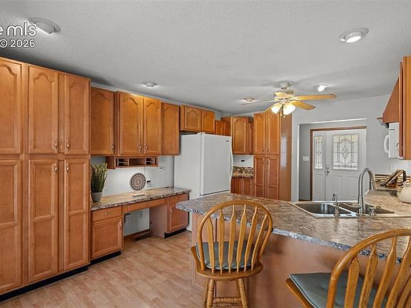 4th image of 1110 Wakita Dr