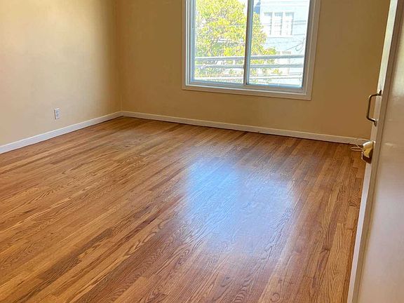 3rd image of 611 Taraval St
