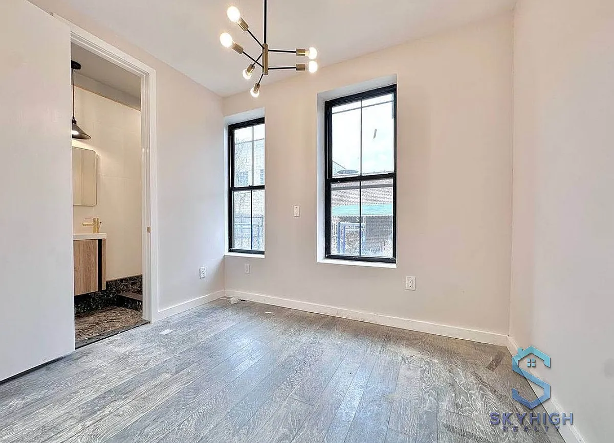 Building Photo - 81 Beadel St #1L