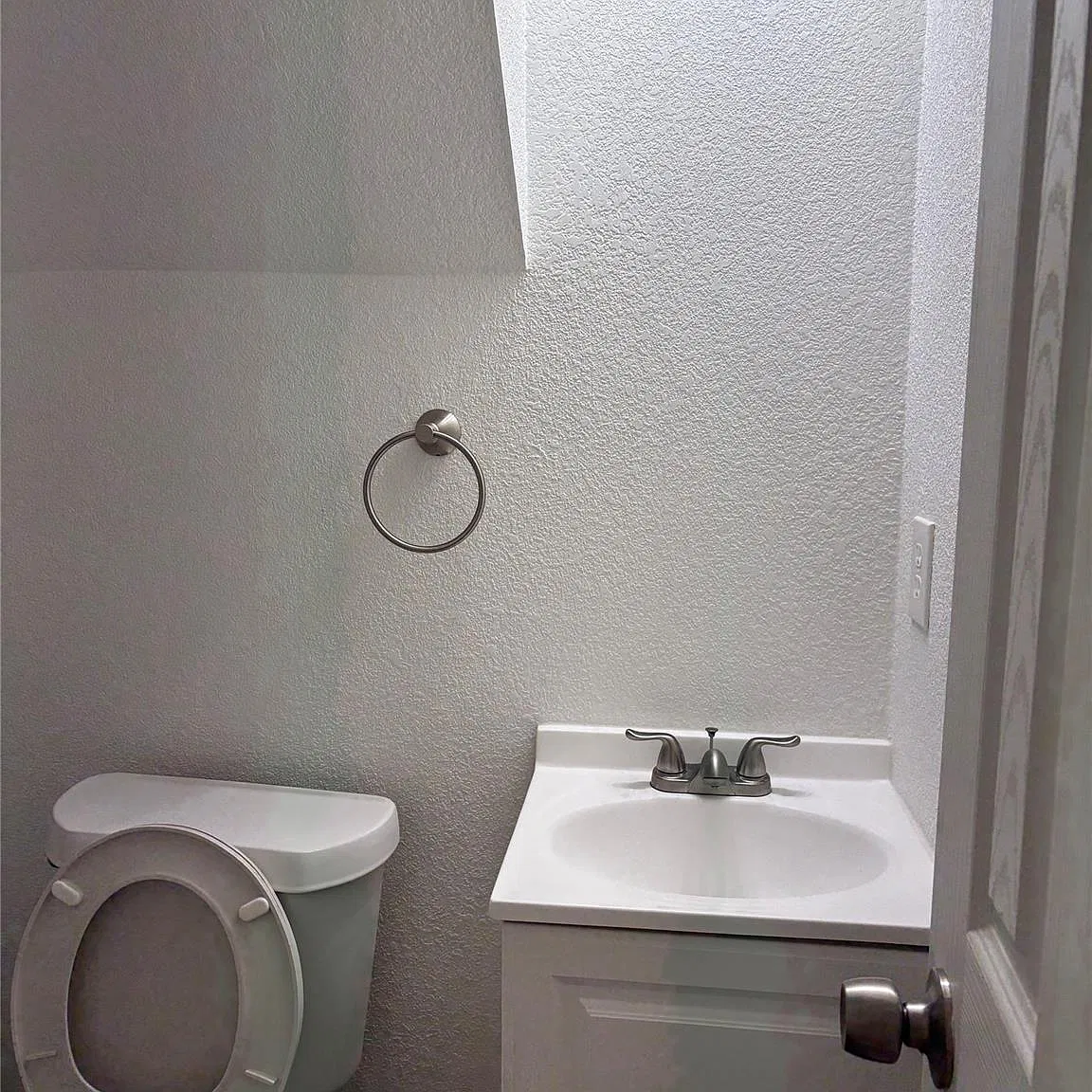 2 bed, 2.5 bath, 1030 sqft, $1,650 — Photo 3