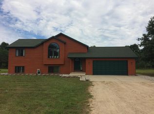 1890 Draper Dr, Stanton, MI 48888