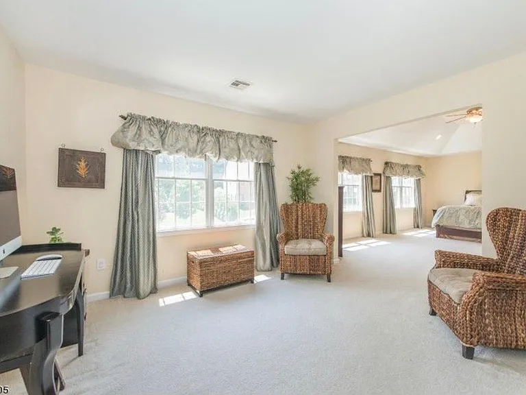 2 Magestro Ct — Photo 11