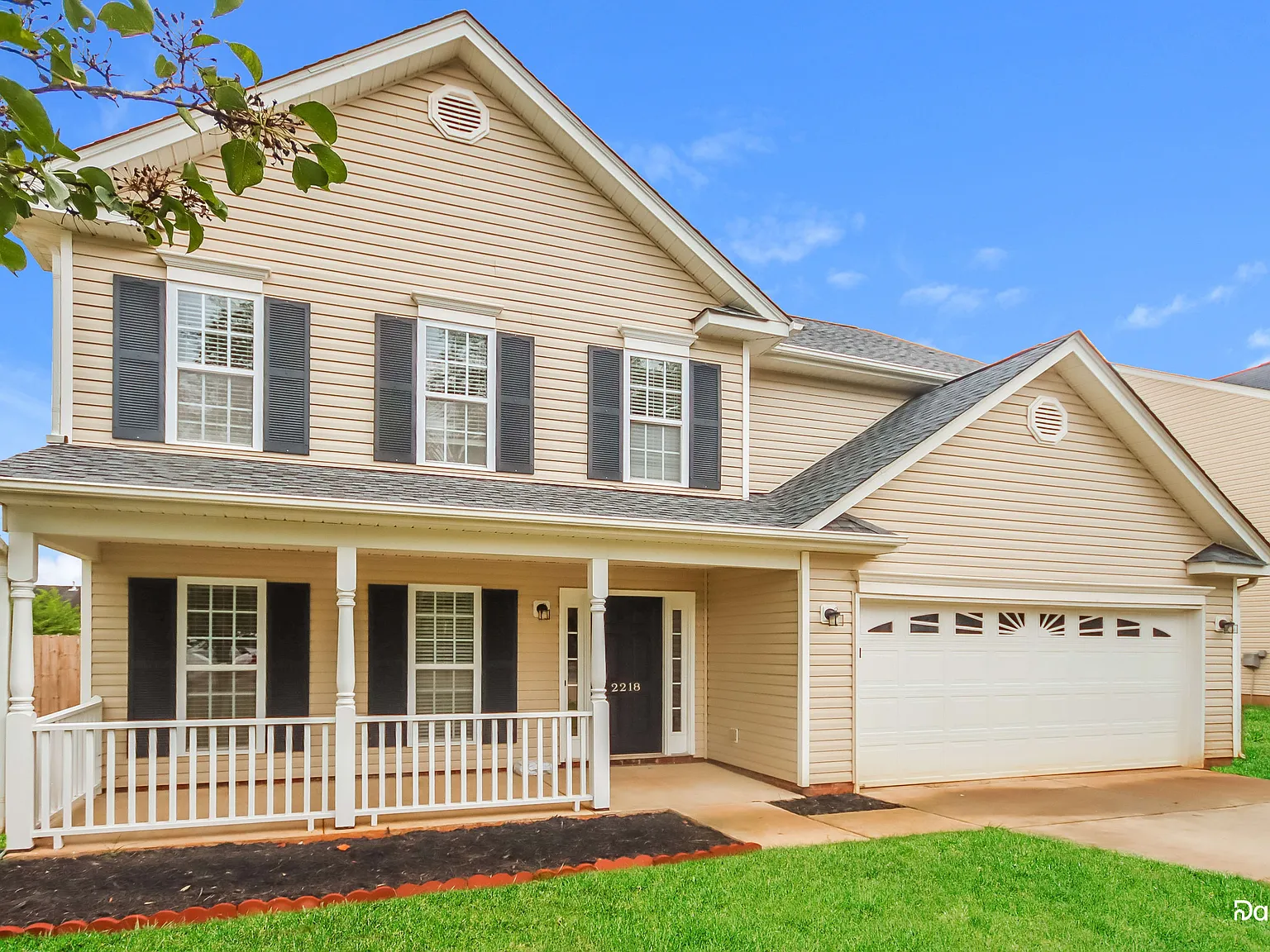 4 bed, 2.5 bath, 2182 sqft, $2,165 — Photo 2