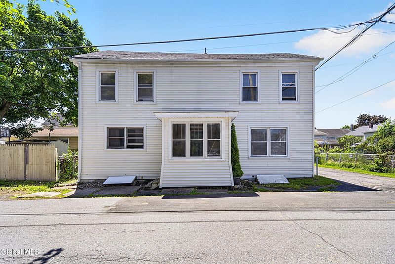 2nd image of 17 Hudson Street