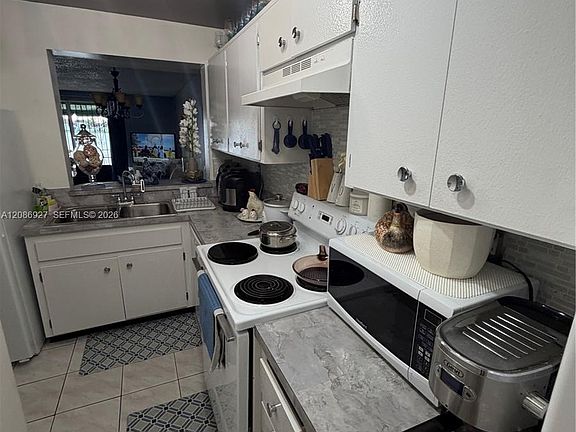 4th image of 400 NW 107th Ave APT 4D