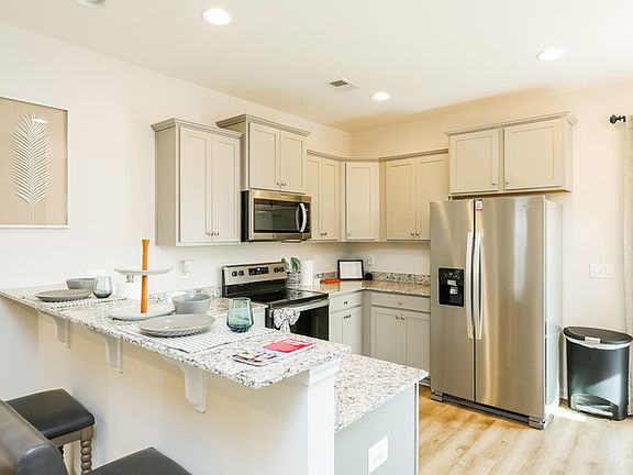 4th image of 120 Copperleaf Ln