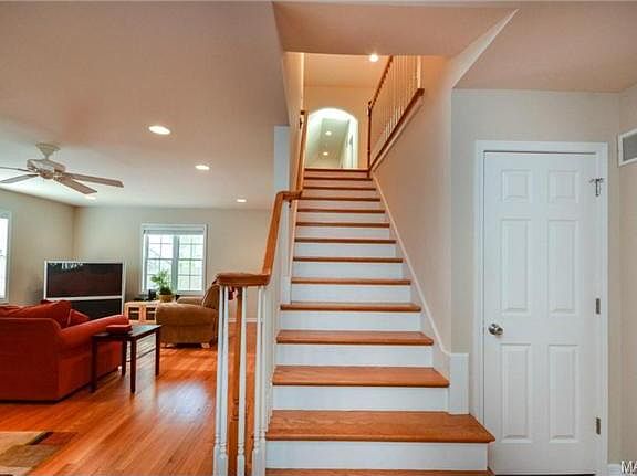 5th image of 325 McCullough Ave