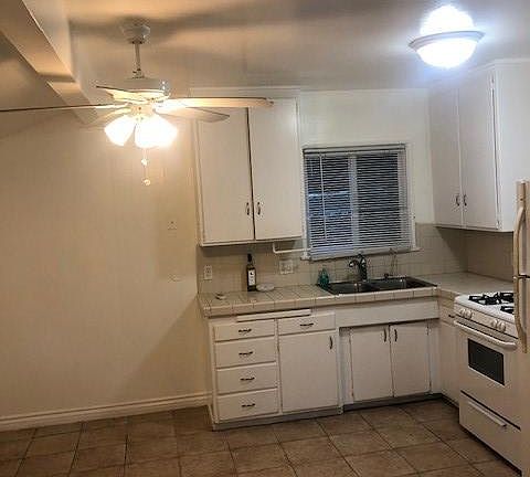 4th image of 2549 1/2 Manhattan Ave