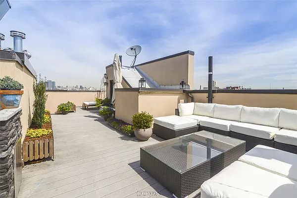 Sold by Town Residential | media 9