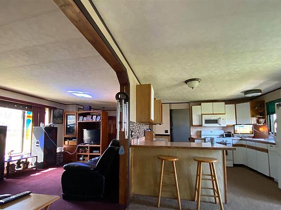 3rd image of 2390 E Carriage Hill Dr