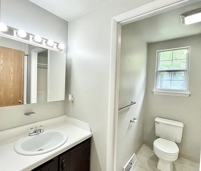444 Tanglewood Ln — Photo 14