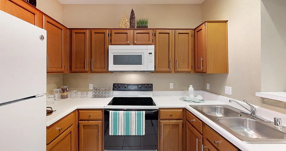 Tuscany Park Apartments — Photo 2