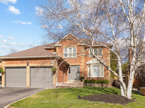 195 Brammar St, Newmarket, ON L3Y 7T4