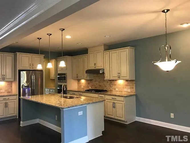 4201 Sunset Falls Dr — Photo 3