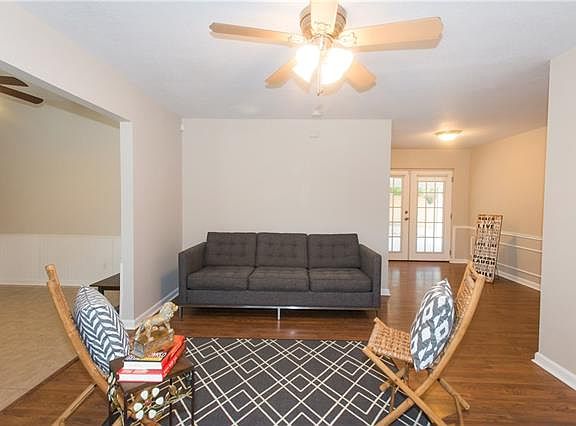 4th image of 1402 Green Forest Dr