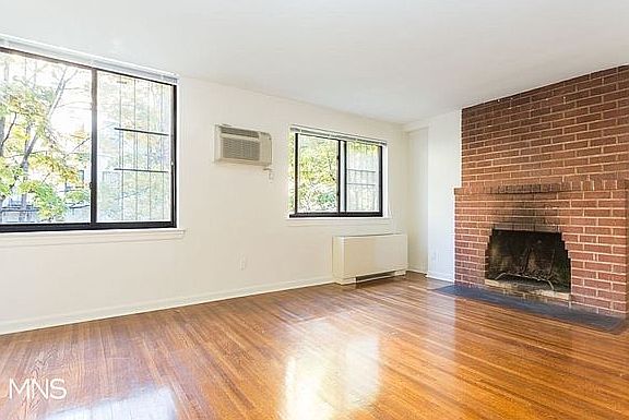 3rd image of 425 E 84th St APT 1B