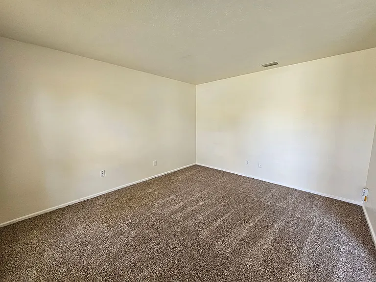1302 Berkeley Dr — Photo 8