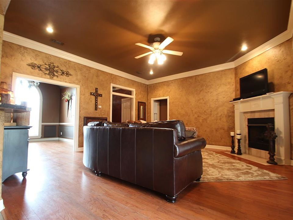 1st image of 6606 Palisades Dr