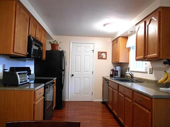 3rd image of 7290 Cohasset Dr