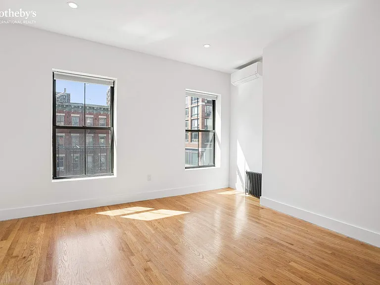 826 10th Ave #4 — Photo 8