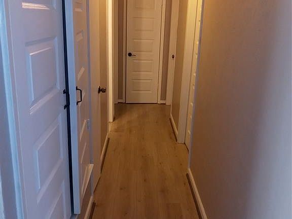 4th image of 402 Kemp Ct