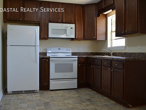 3rd image of 715 Greenwood St APT H