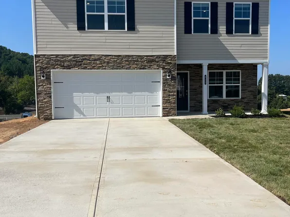 825 Magnolia Ridge Dr, Blountville, TN 37617