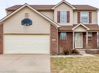 38580 Shelby Dr, Westland, MI 48186