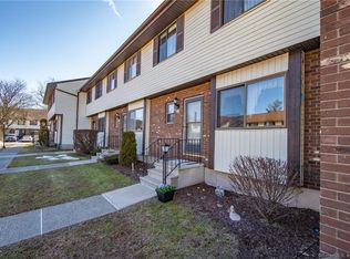 35 Robin Brook Dr UNIT 35, Newington, CT 06111