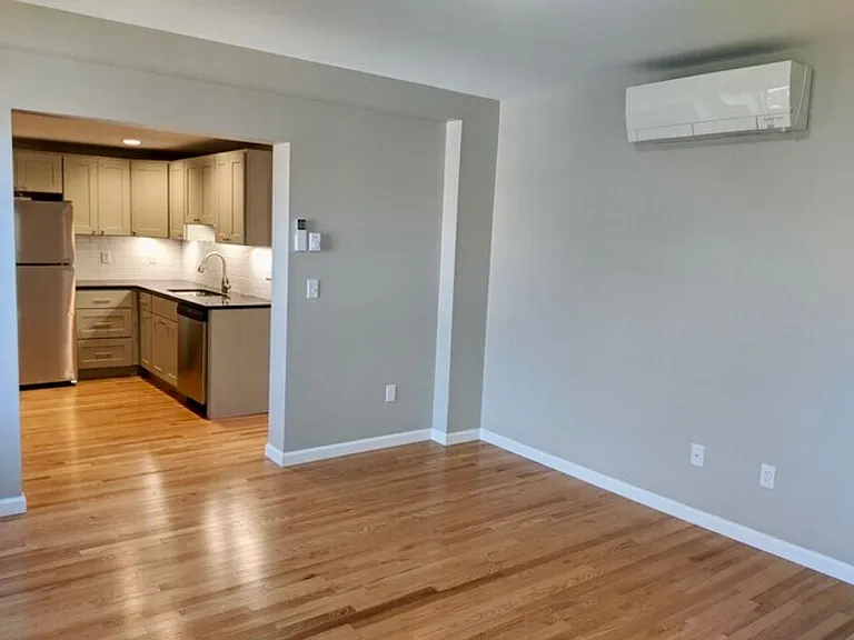 209 N Meadow St — Photo 11