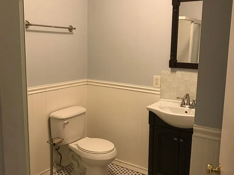 Upstairs hall bath with shower