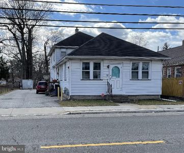 12 E Broad St, Gibbstown, NJ, 08027