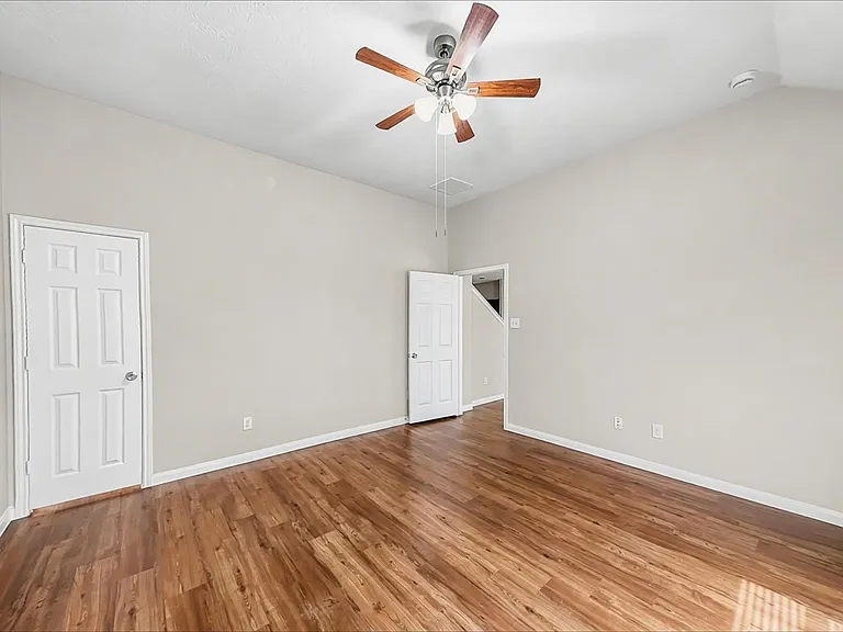3931 Hawthorne Glen Ct — Photo 8