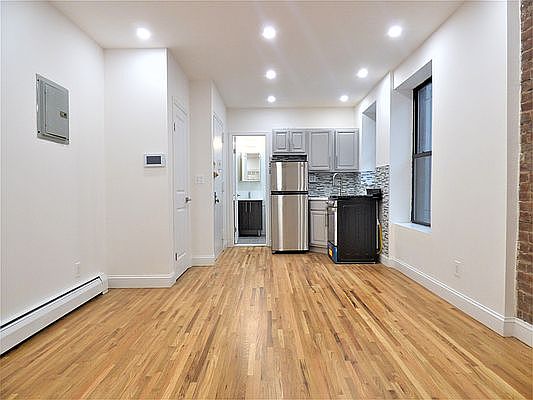 4th image of 305 E 92nd St APT 3C