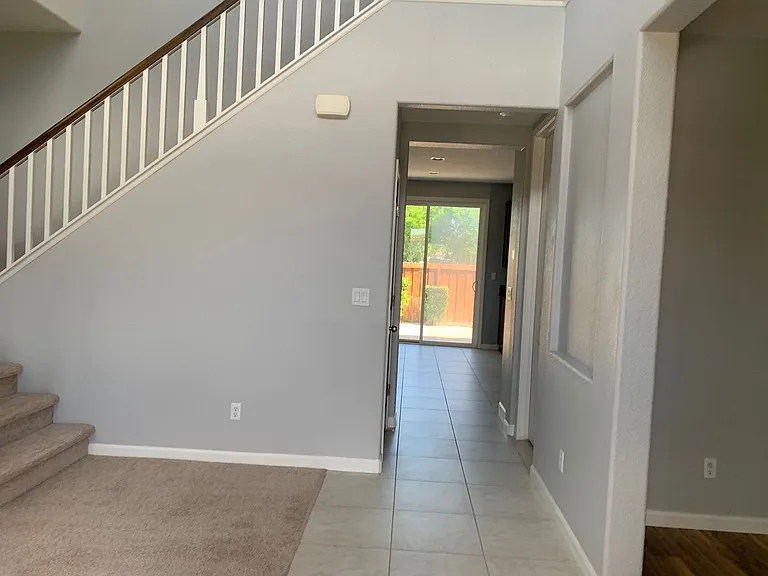 492 Tilden Cir — Photo 7