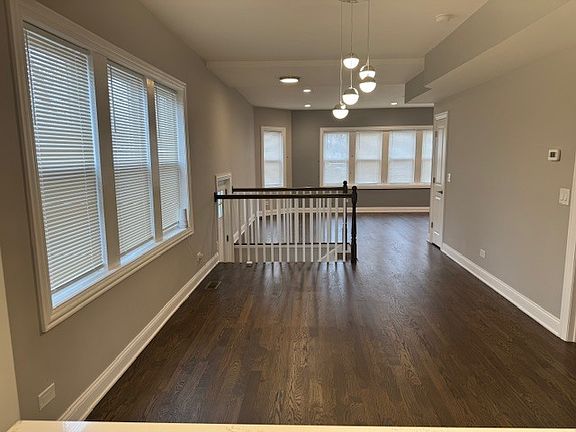 3rd image of 656 E 101st St